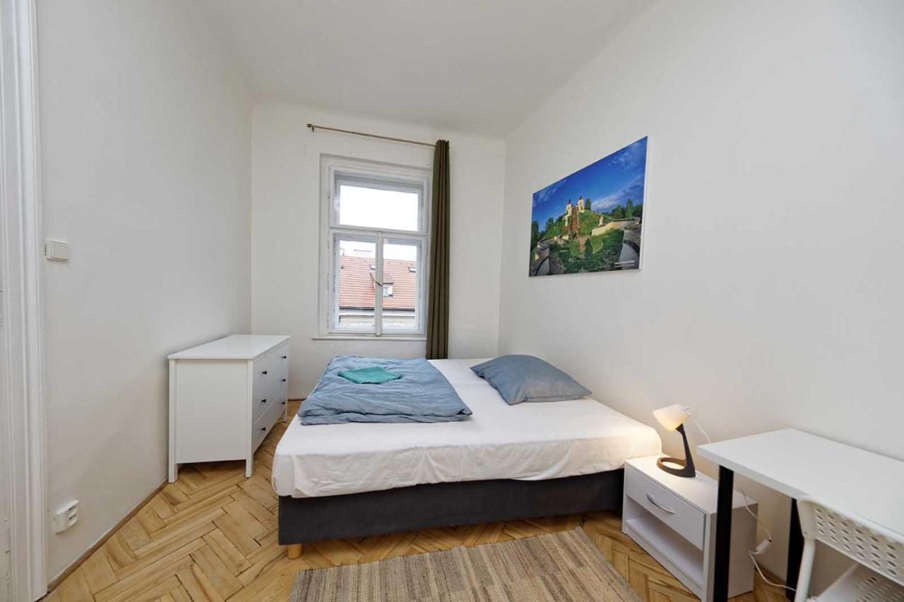 Peter'S Tower Apartments Prague Luaran gambar