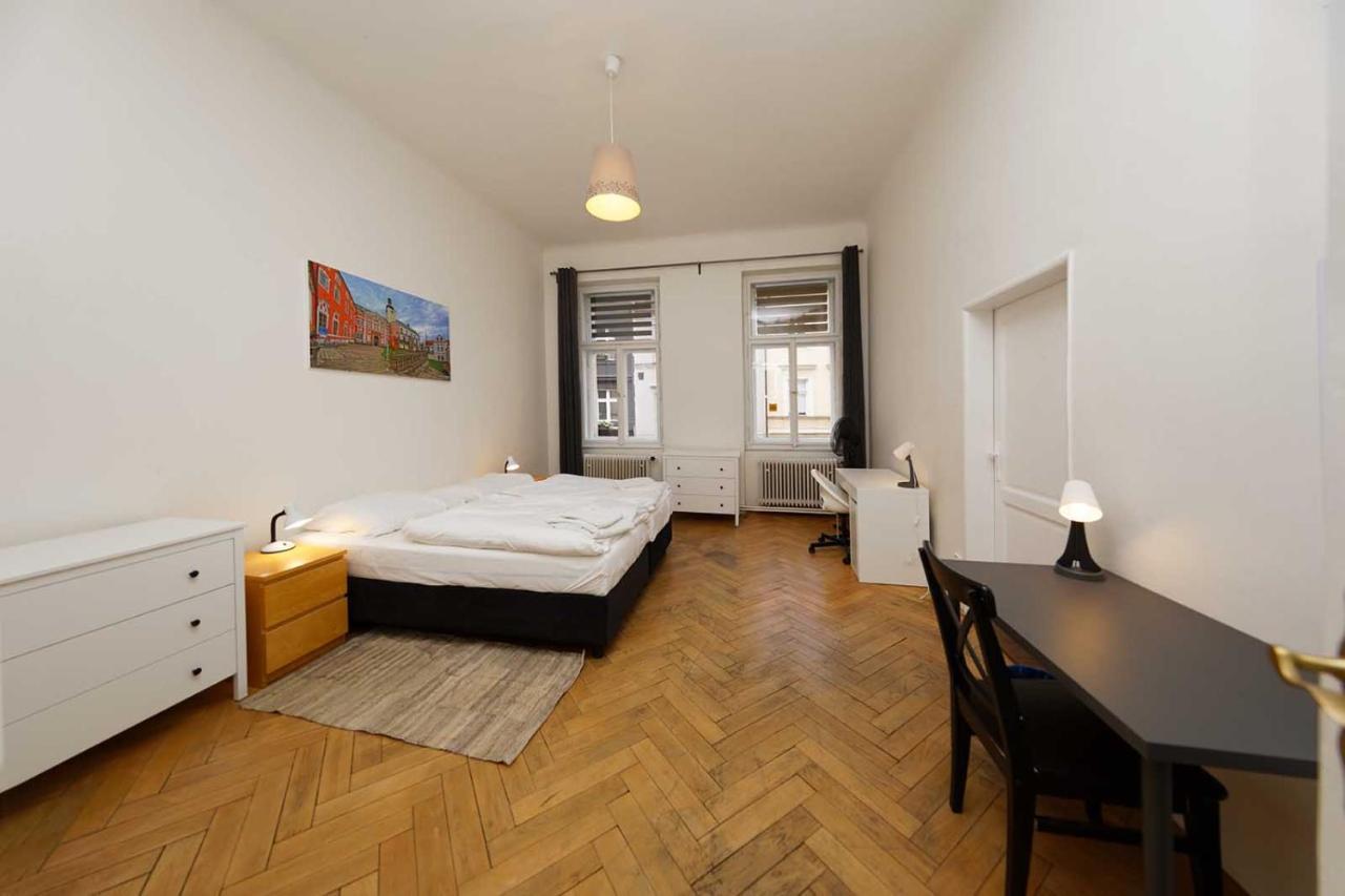 Peter'S Tower Apartments Prague Luaran gambar